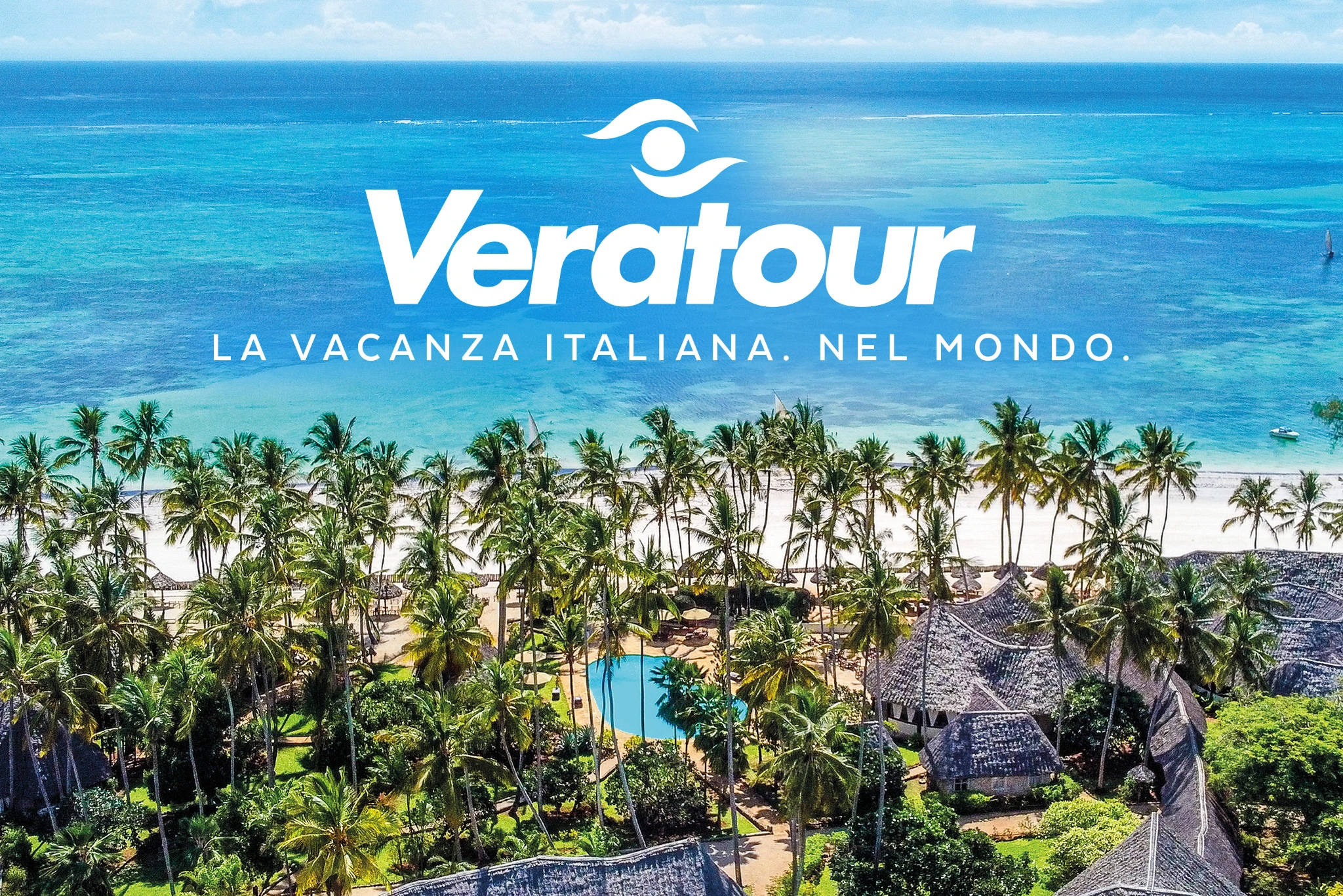Immagine promozionale per Veratour. Si vede una spiaggia vista dall'alto con scritto Veratour e sopra il logo, in bianco, con il mare come sfondo